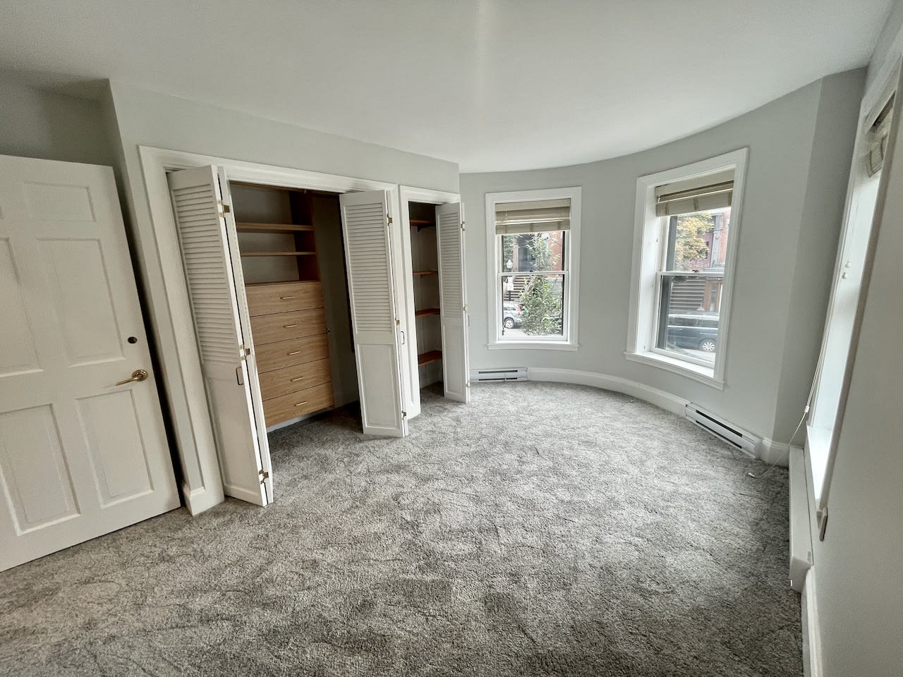 Dartmouth @ Montgomery Street - Beautiful 1 bed 1 bath w/ Deck and Laundry! 