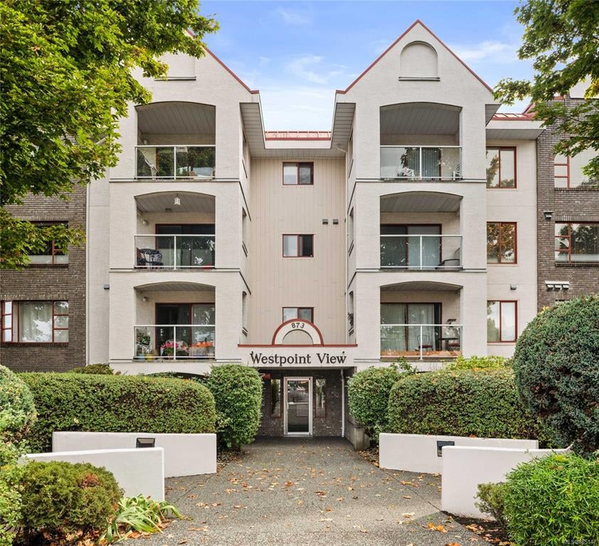 107 - 873 Esquimalt