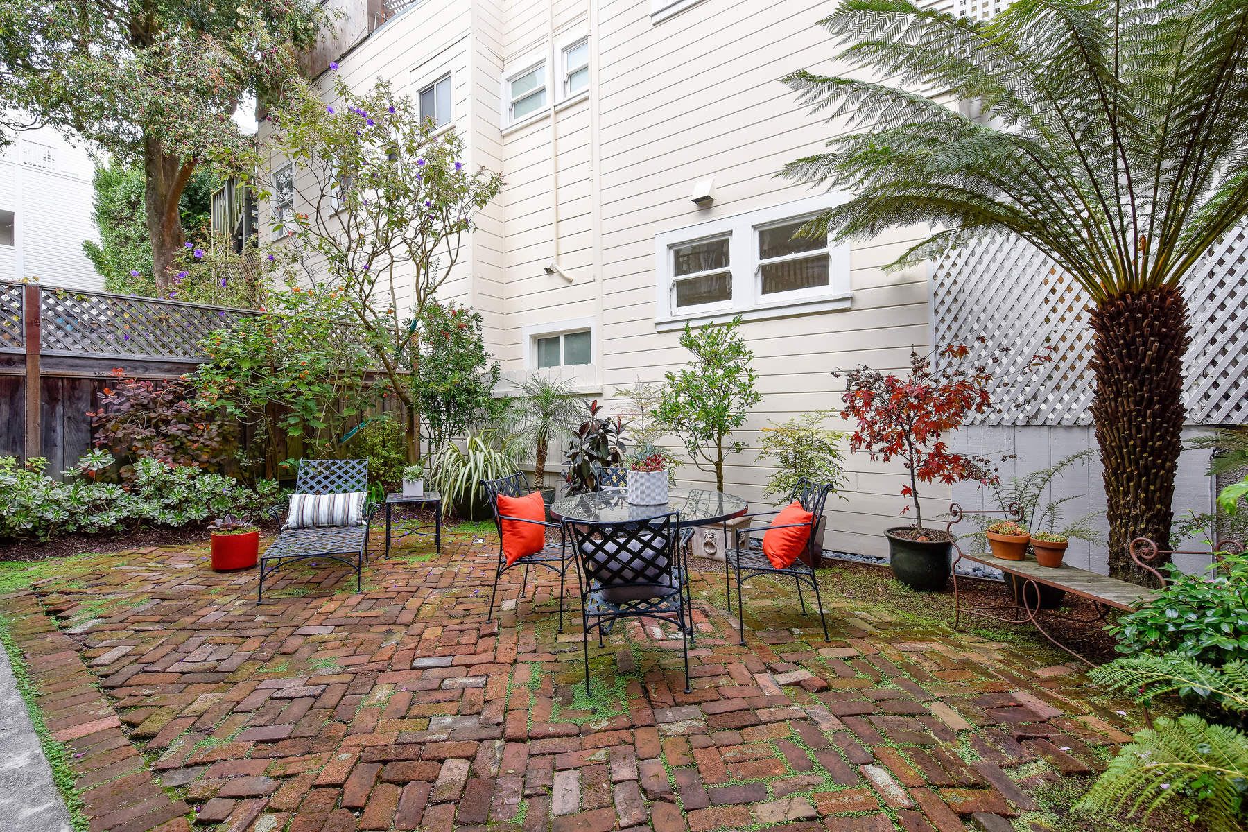 Wonderful Edwardian Style Condominium