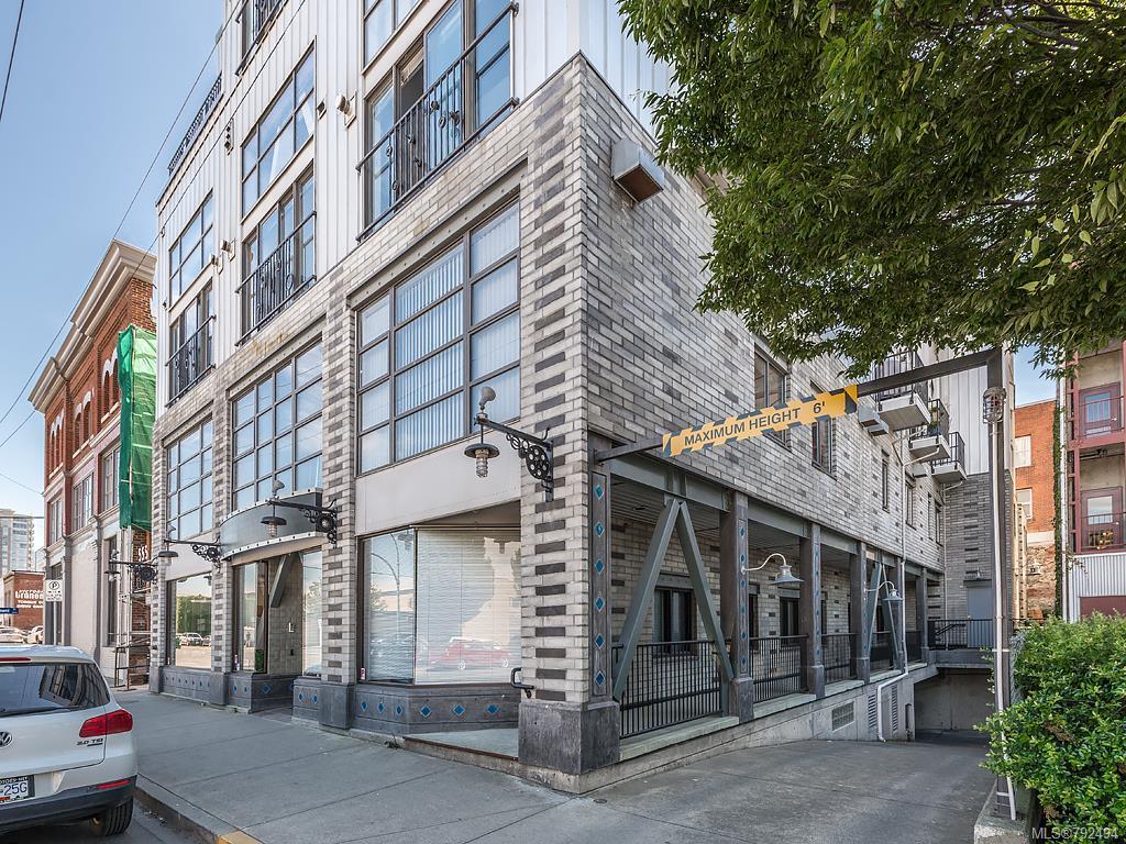 303-555 Chatham St