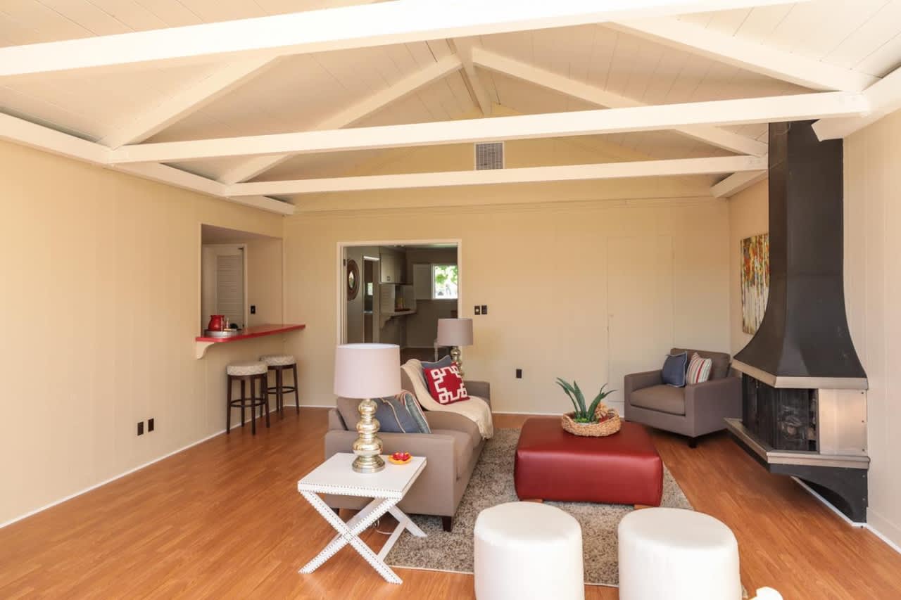 1211 Avalon Dr