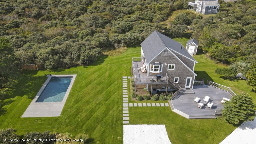 36 Lyons Ln