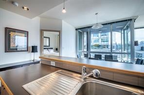 907-732 Cormorant St