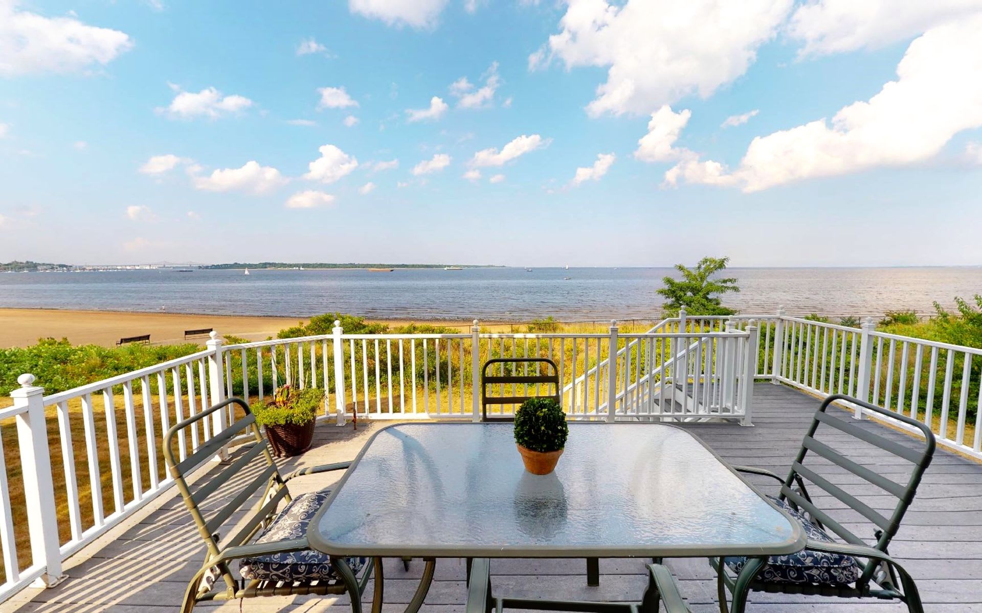 23 LIGHTHOUSE DR