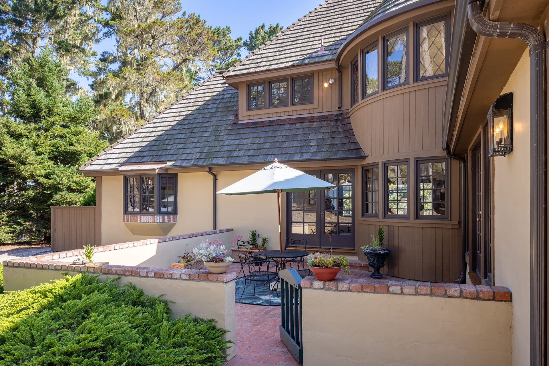 Pebble Beach Manor - 1263 Sombria Lane