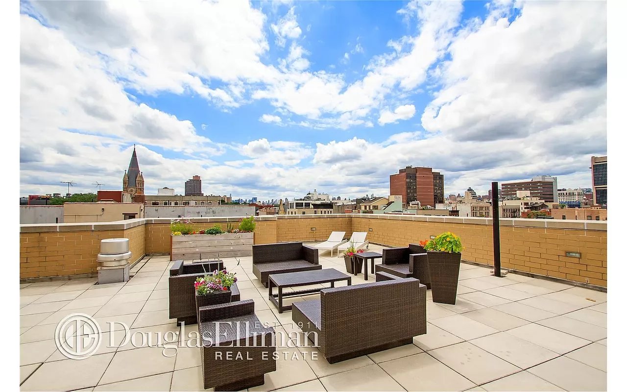 2077 Fifth Avenue Unit: 3C