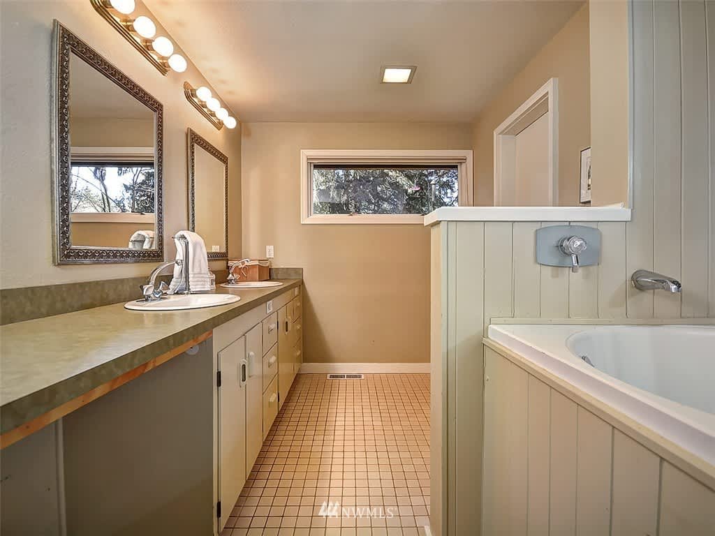 18420 24th Pl NE