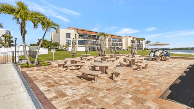 855 BAYWAY BOULEVARD Unit #101, CLEARWATER, Florida 33767