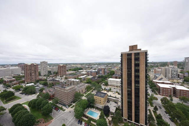 923 E Kilbourn Ave, # 2103