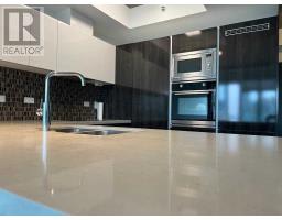 220 George St, #901