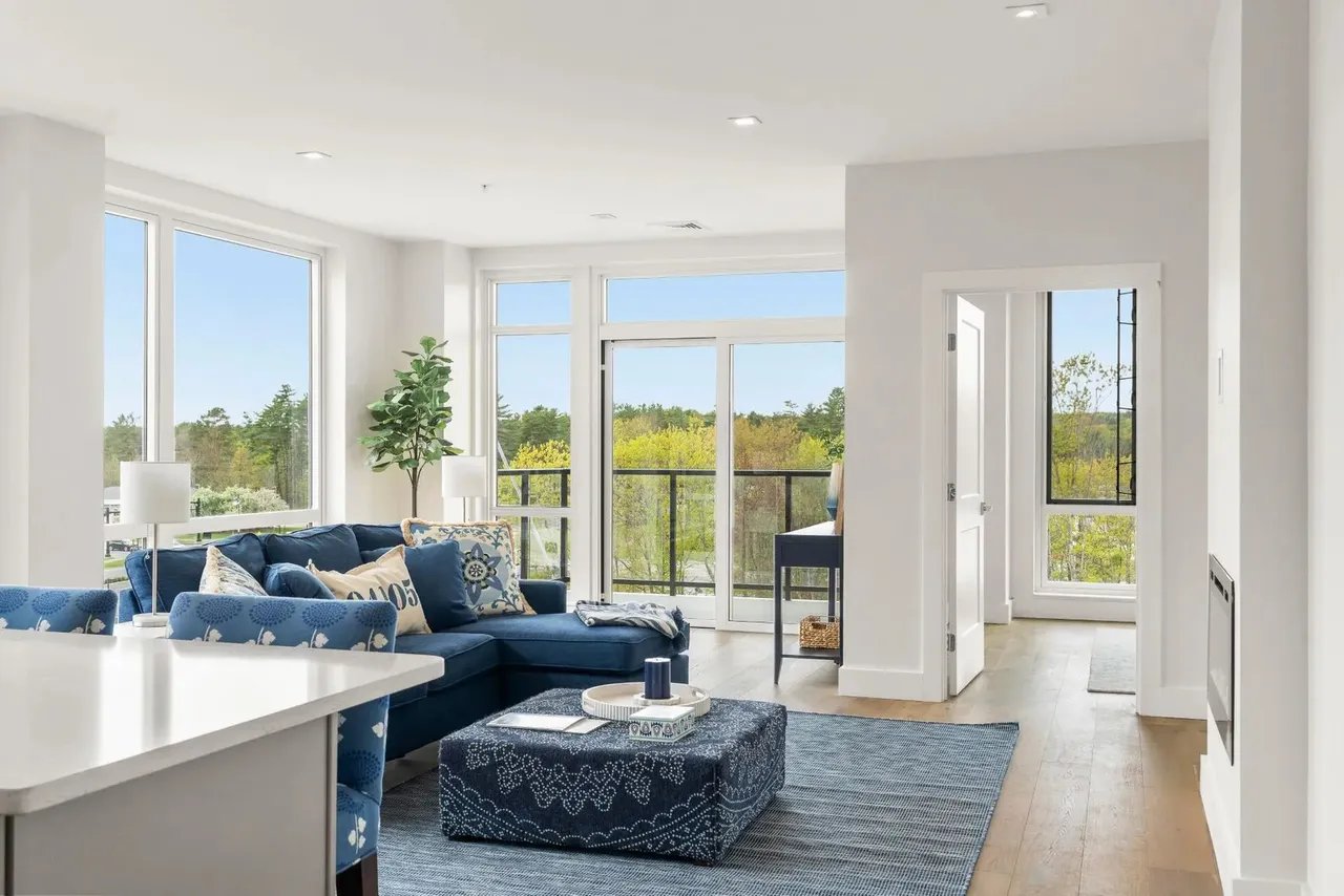 New Listing! 267 Us Route 1, PH 507, Falmouth, ME 04105 – $725,000
