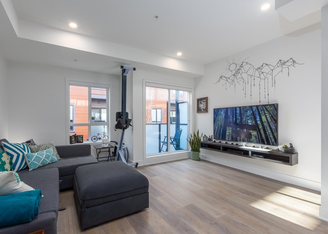203-37842 Third Ave