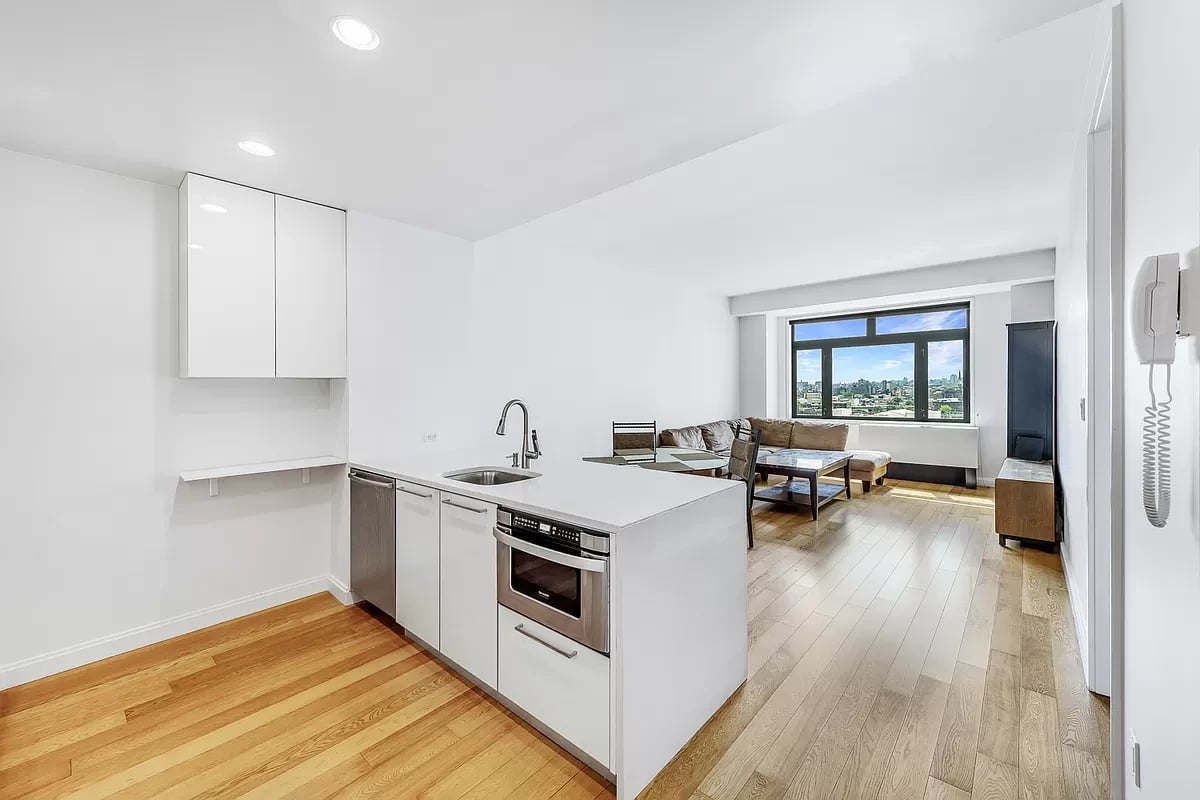 11-02 49th Ave, #10M