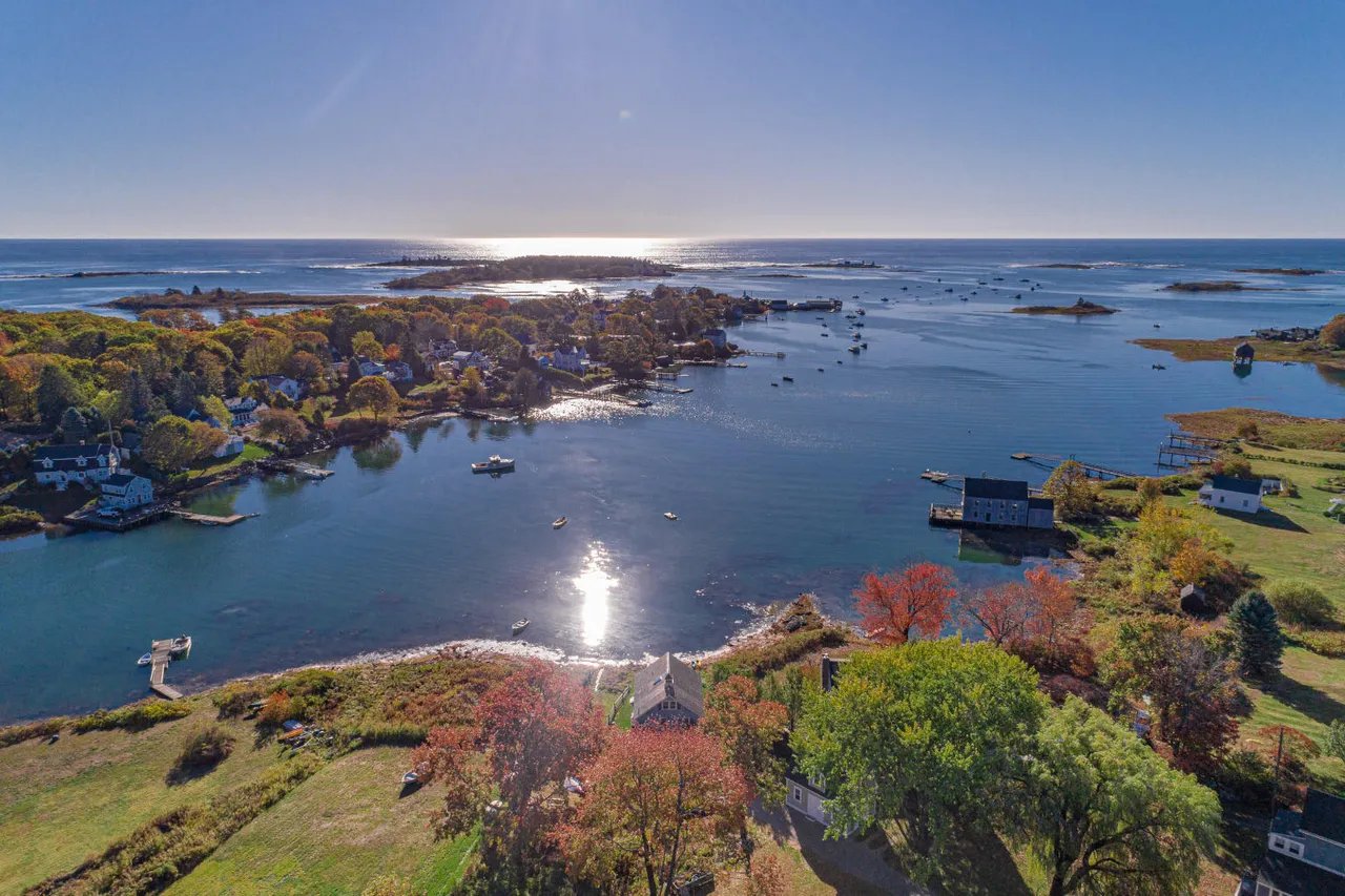 Home for Sale – 14 Rear Langsford Road, Kennebunkport, ME