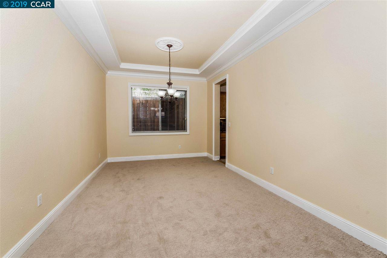 2317 Woodhill Dr
