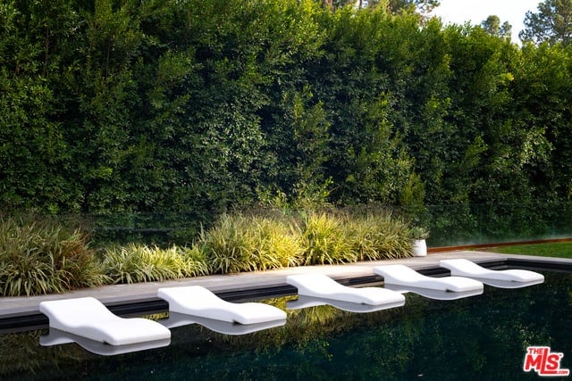 Lodge Garden
