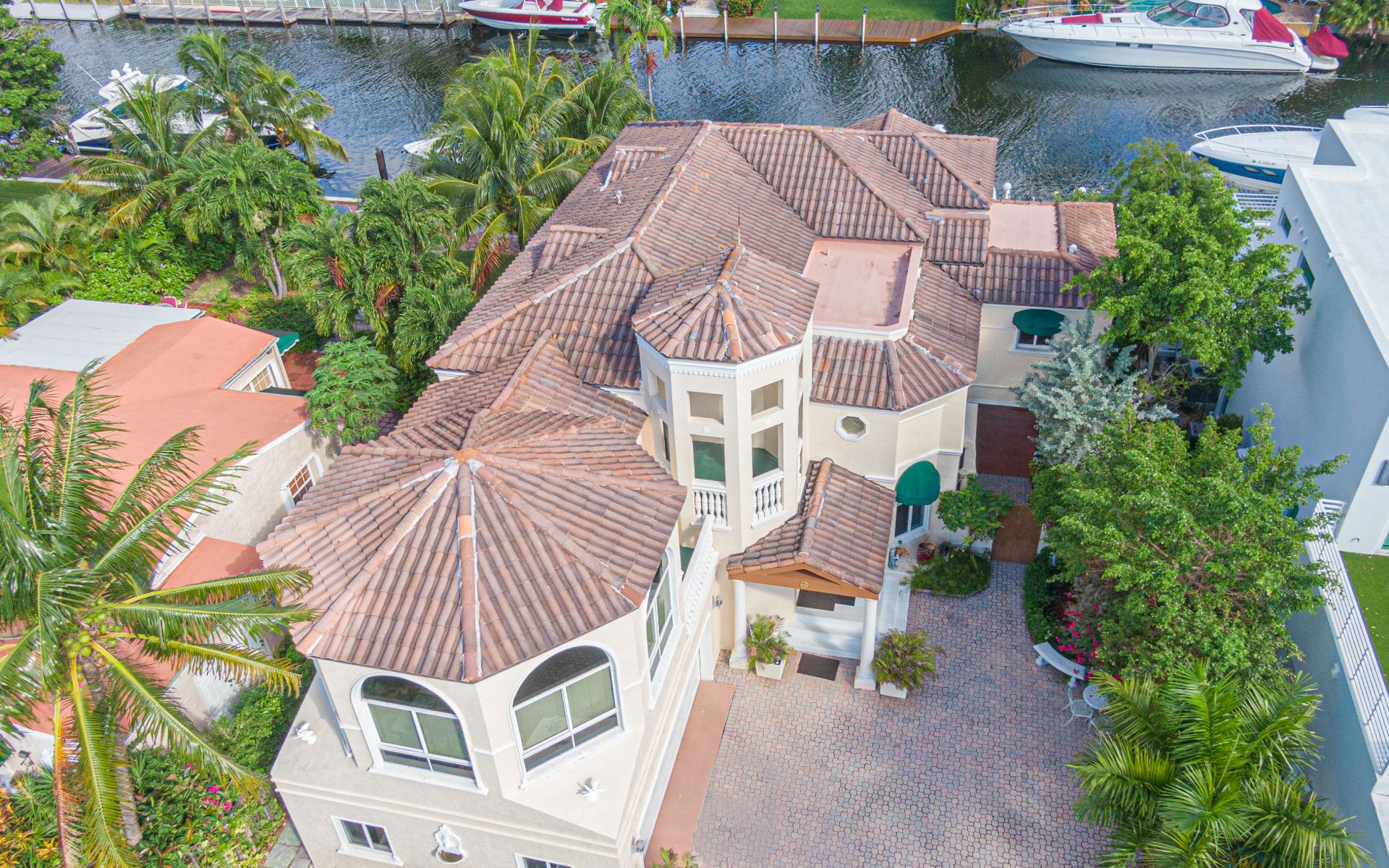 2615 E Las Olas Blvd