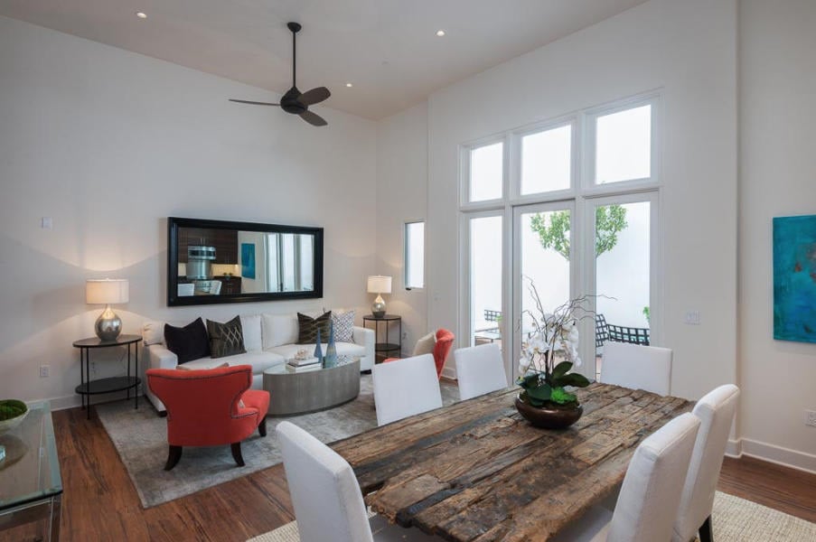 18 W Victoria St, #112