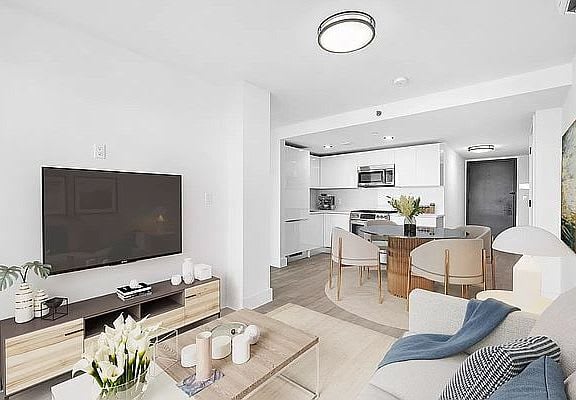 2218 Ocean Ave. Unit: 6-C