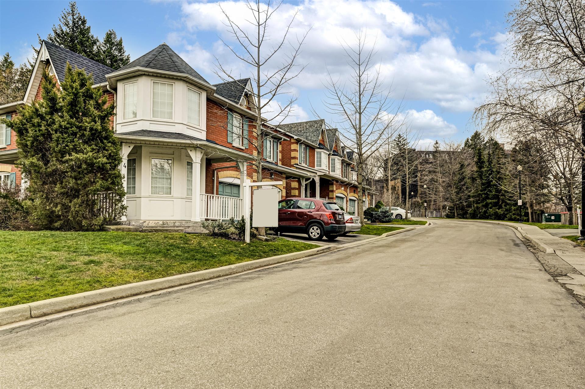 #4 - 50 Markham Rd