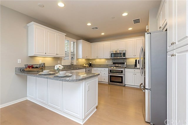 131 Bright Poppy, Irvine 