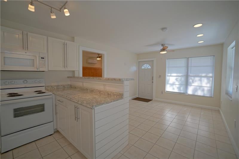 1009 NE 17TH CT