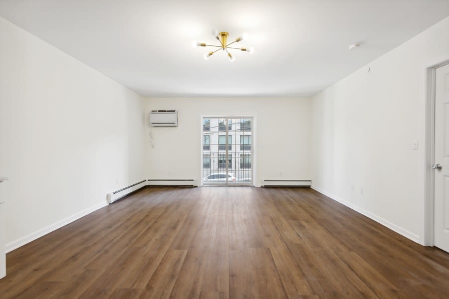 2015 Arthur Ave, #2