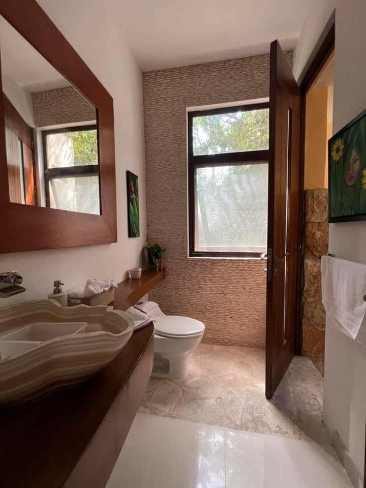  House of Art in Puerto Aventuras for Sale bath