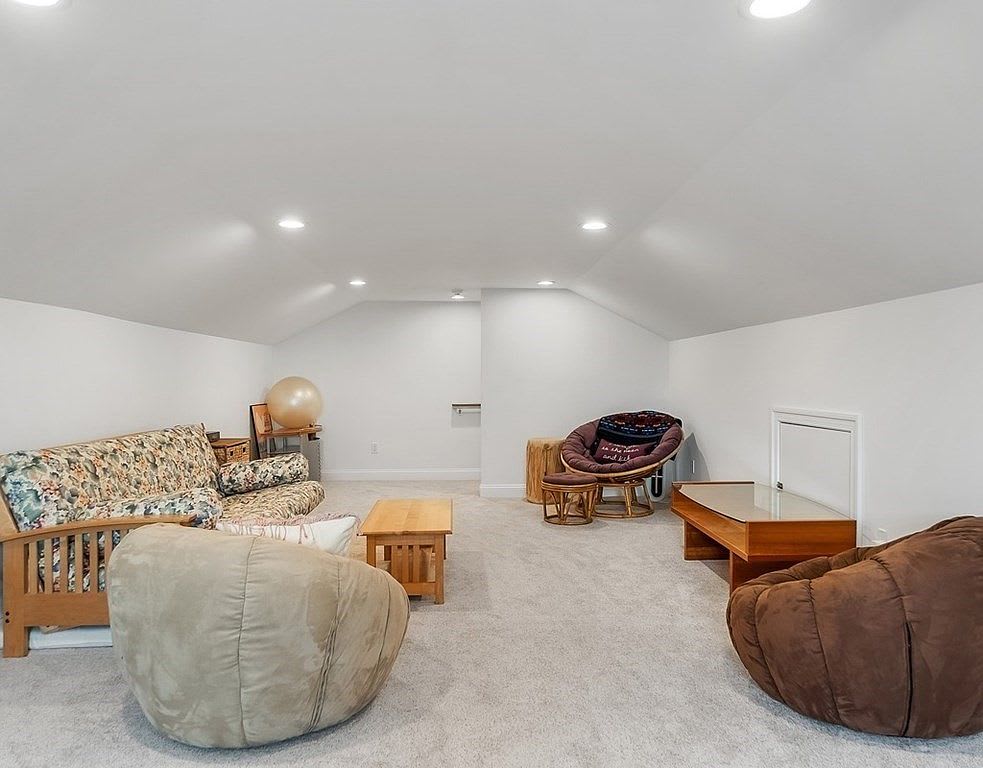 1 Sarah Jane Court