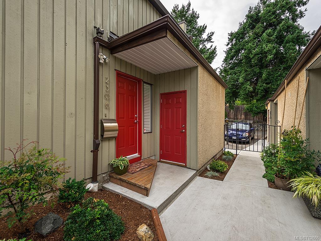 2306 Fernwood Rd, Victoria