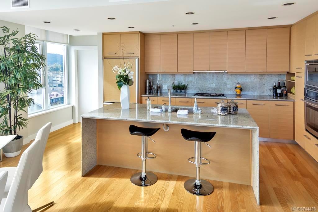709-9809 Seaport Pl