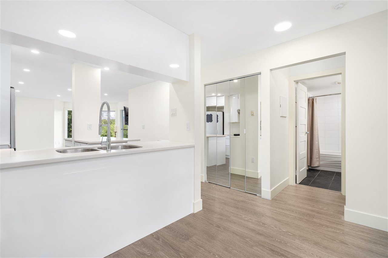204-1365 W 4th Ave