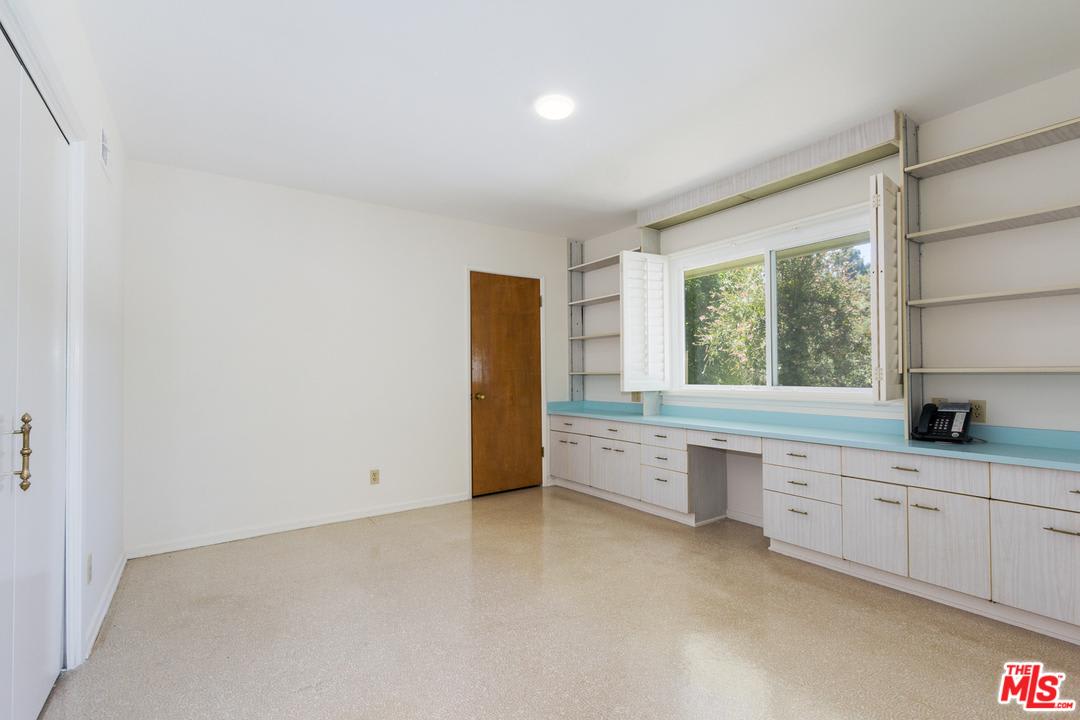 8900 Alto Cedro Drive