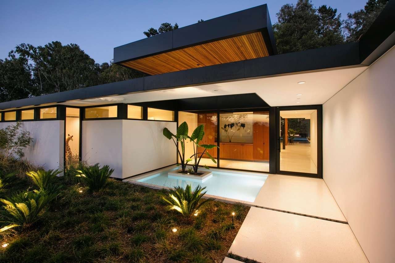 570 Evelyn Place