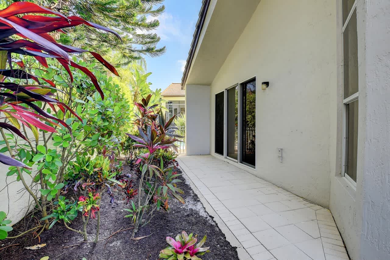 3410 NW 51st Pl