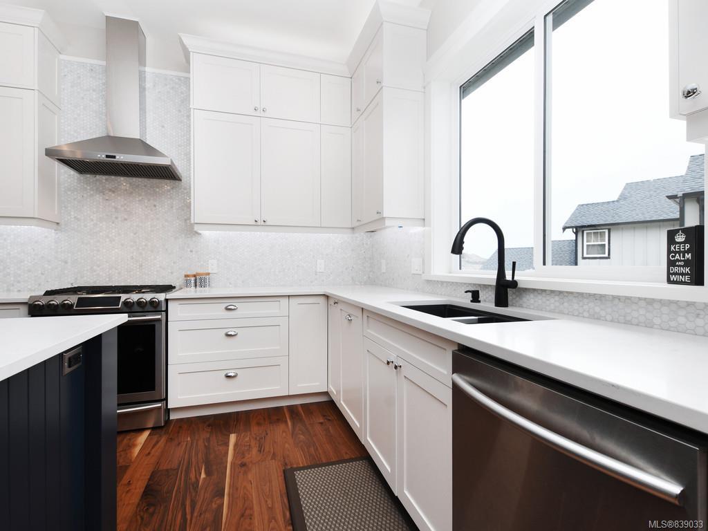 1401 Grand Forest Close