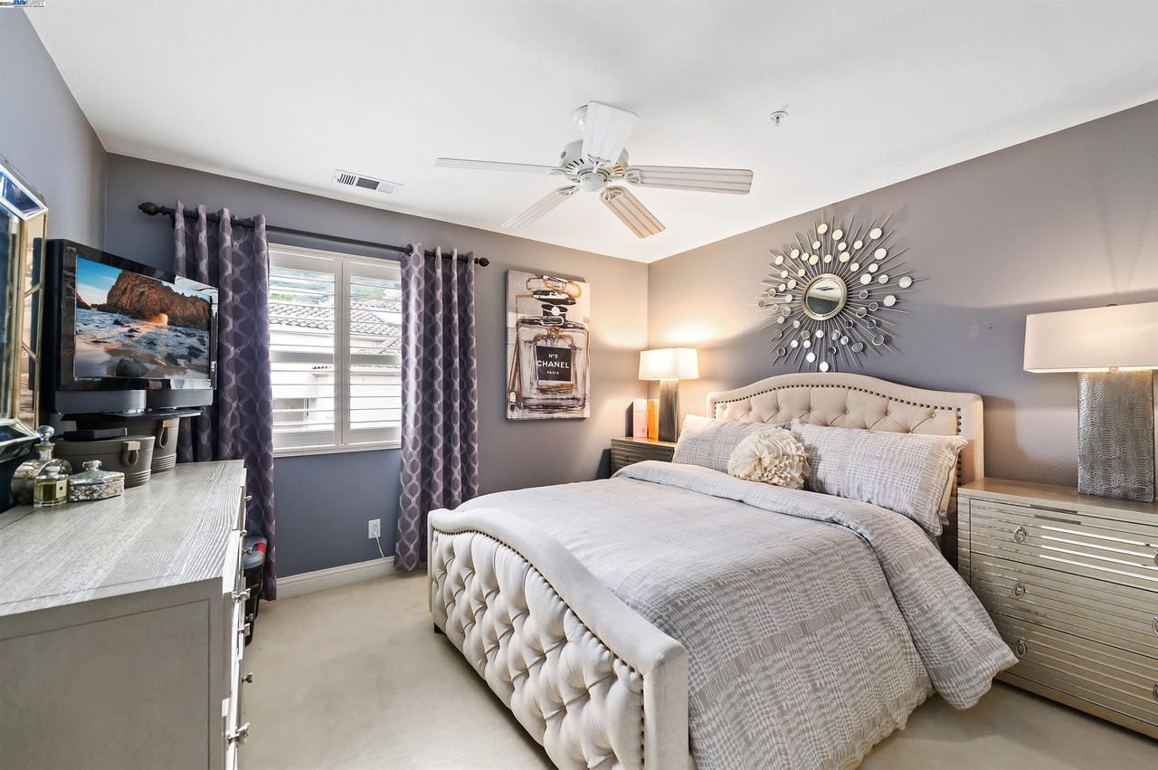 8232 Regency Dr
