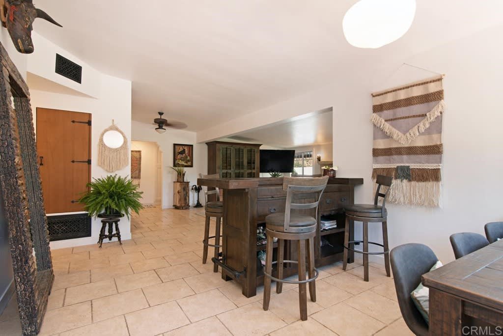 1027 S Live Oak Park Dr