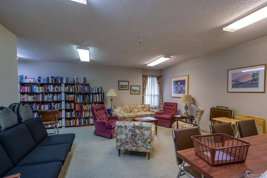 405-2125 Oak Bay Ave