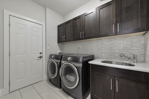 6001 56 Ave