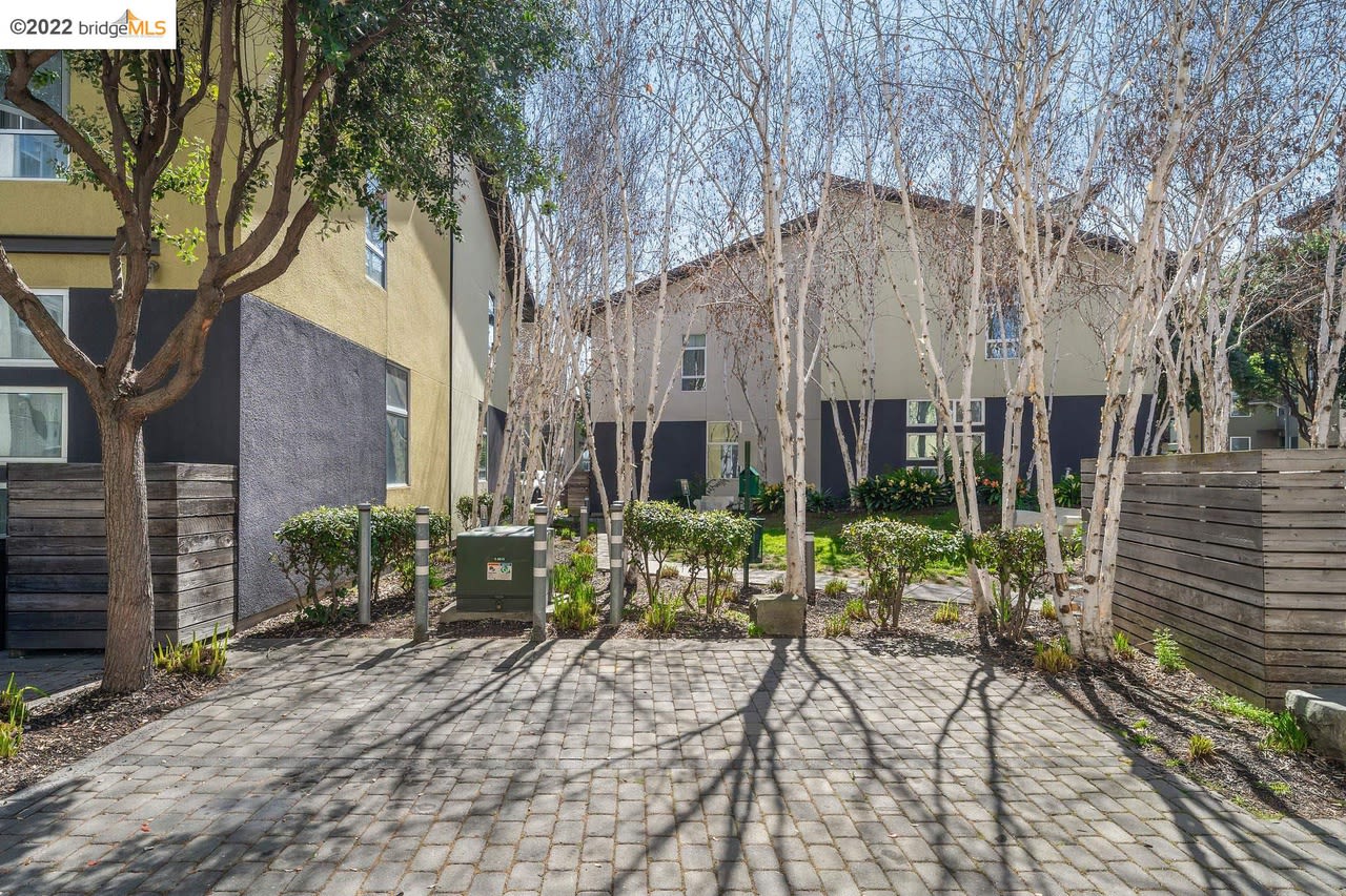 17 Moss Ln