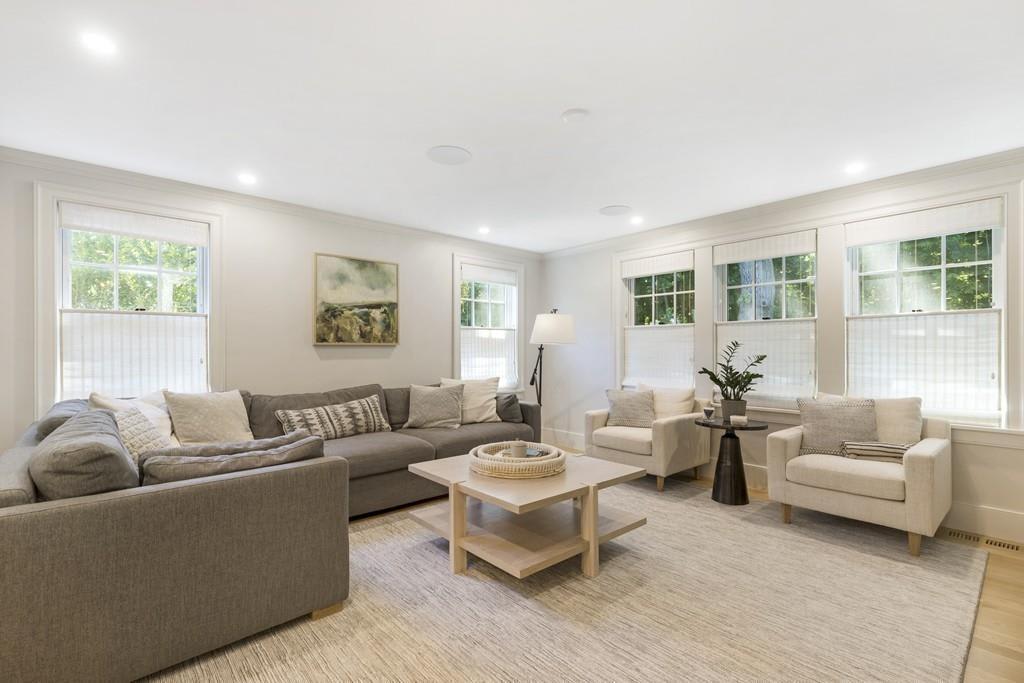 26 Plummer Ave