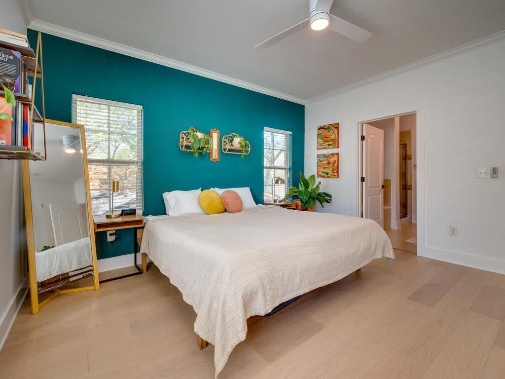 6810 Deatonhill Drive