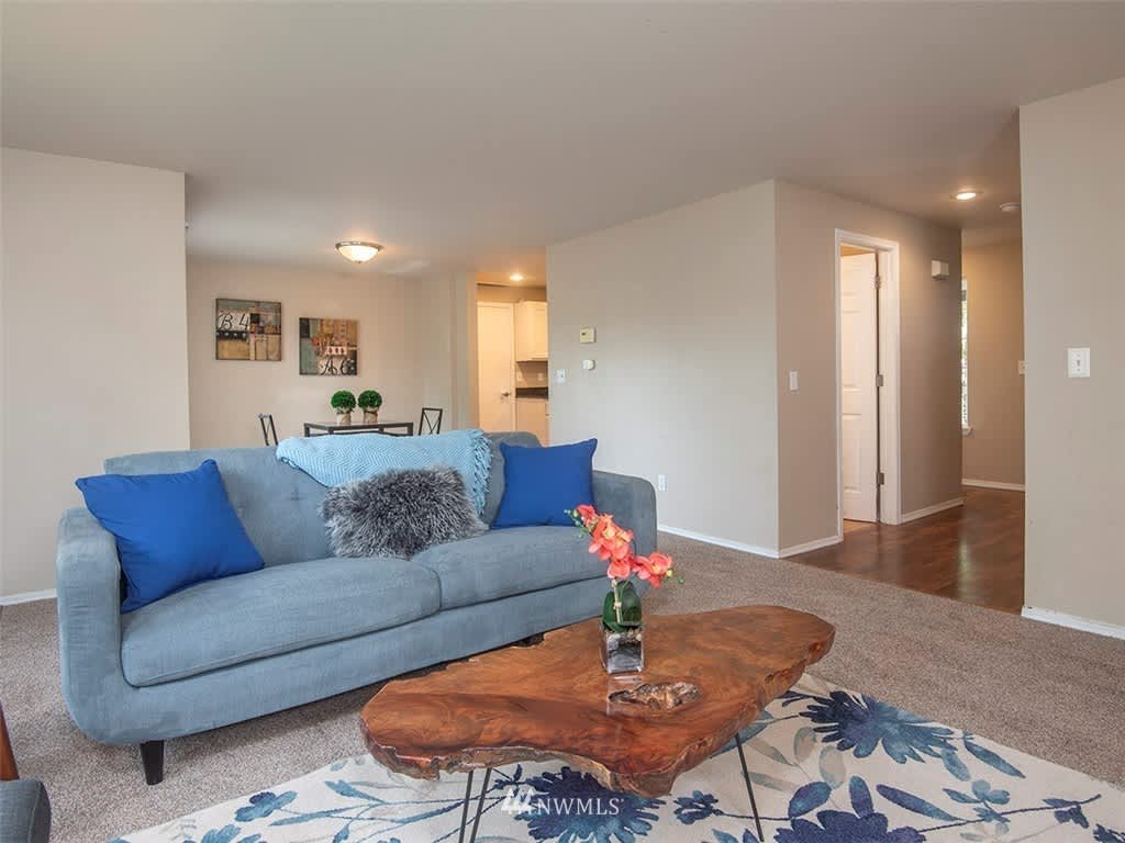 114 Tompkins Pl