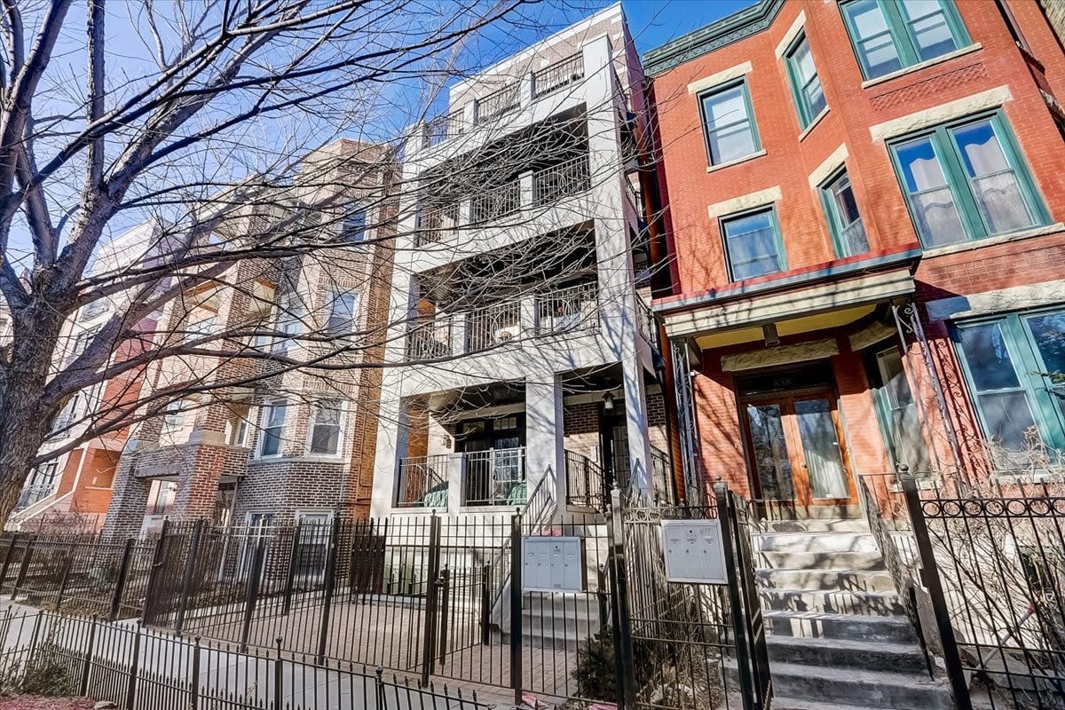 862 W Roscoe St, #4