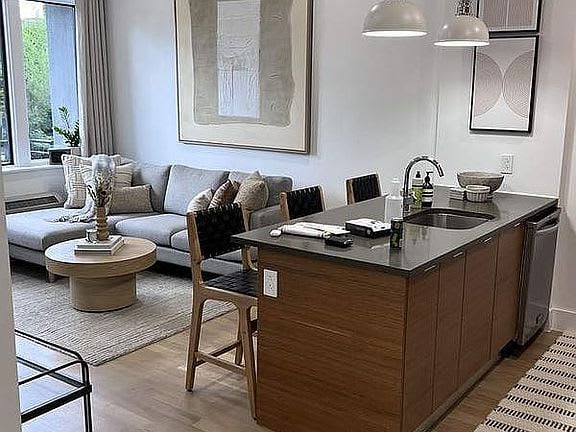 103 Meserole St. Unit: 3B