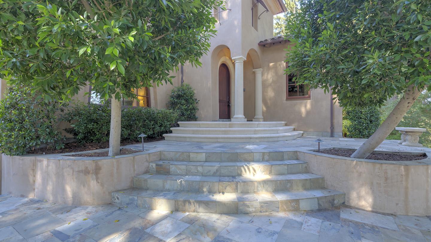 921 Baileyana Rd
