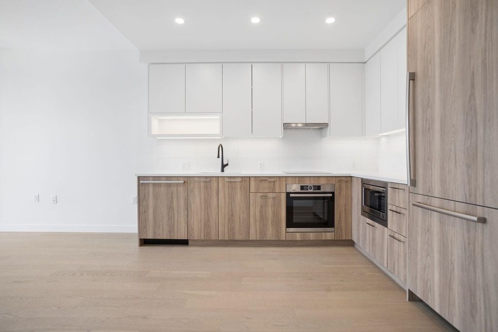 8398 Oak Street 208, Vancouver