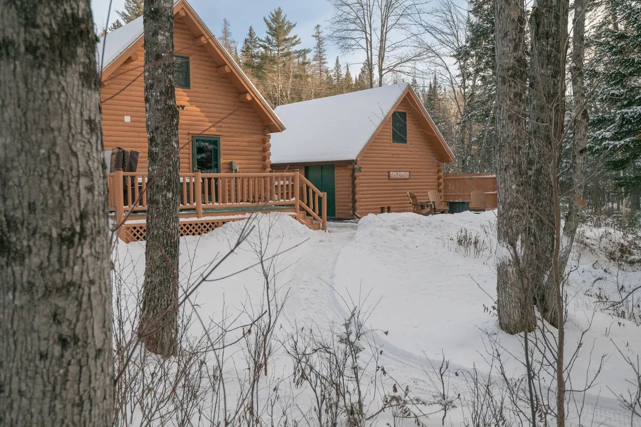 5 Maine Ski Retreats for a Cozy & Active Winter