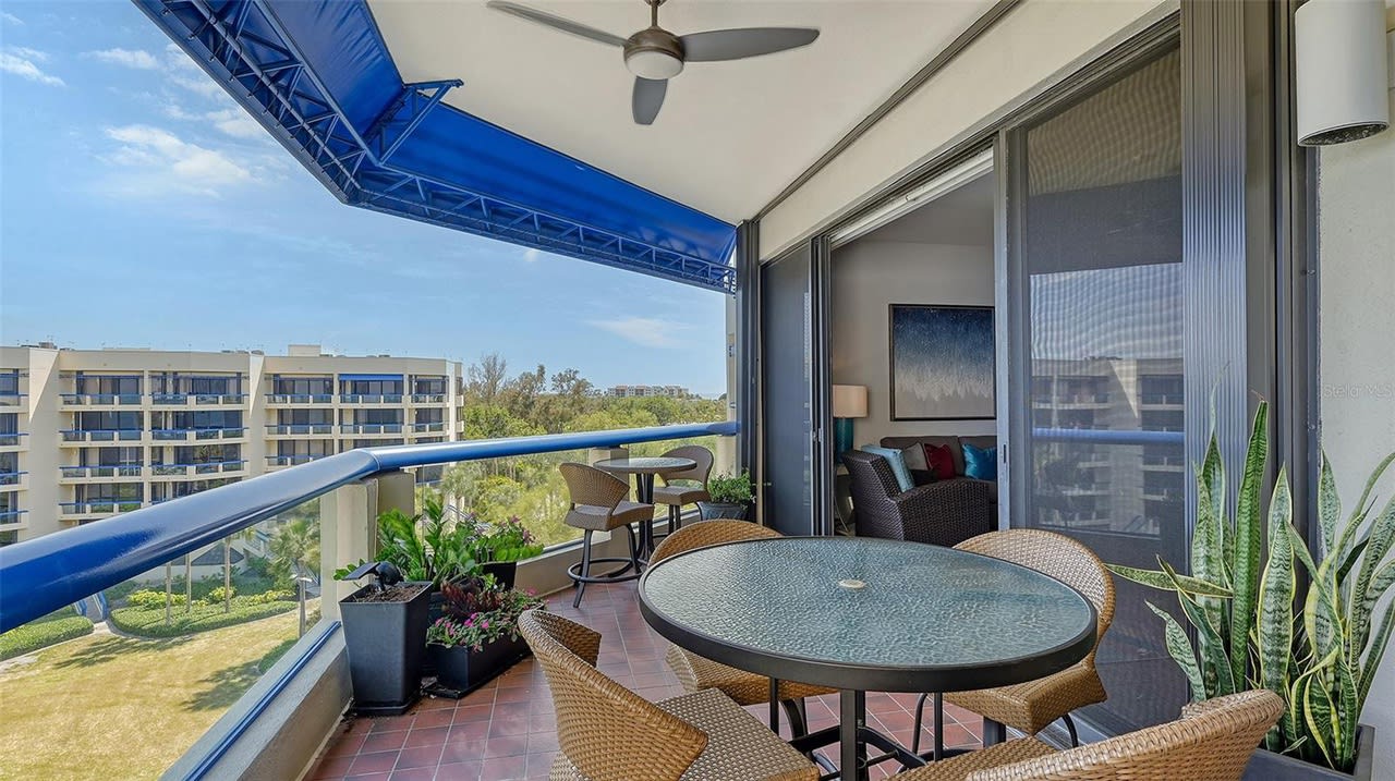 2120 Harbourside Dr, #657